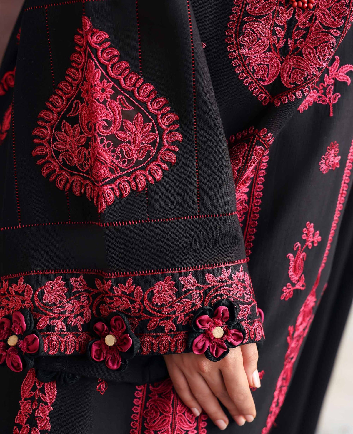 Republic Womenswear | Amaris Luxury Shawl 25 | Almira, image 4