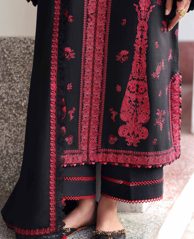 Republic Womenswear | Amaris Luxury Shawl 25 | Almira