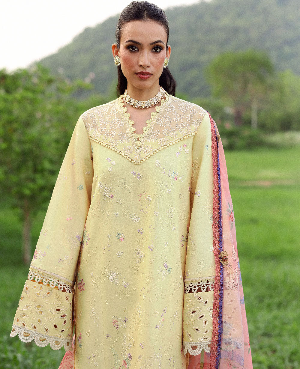 Republic Womenswear | Lilas Lawn 26 | Amris, image 6