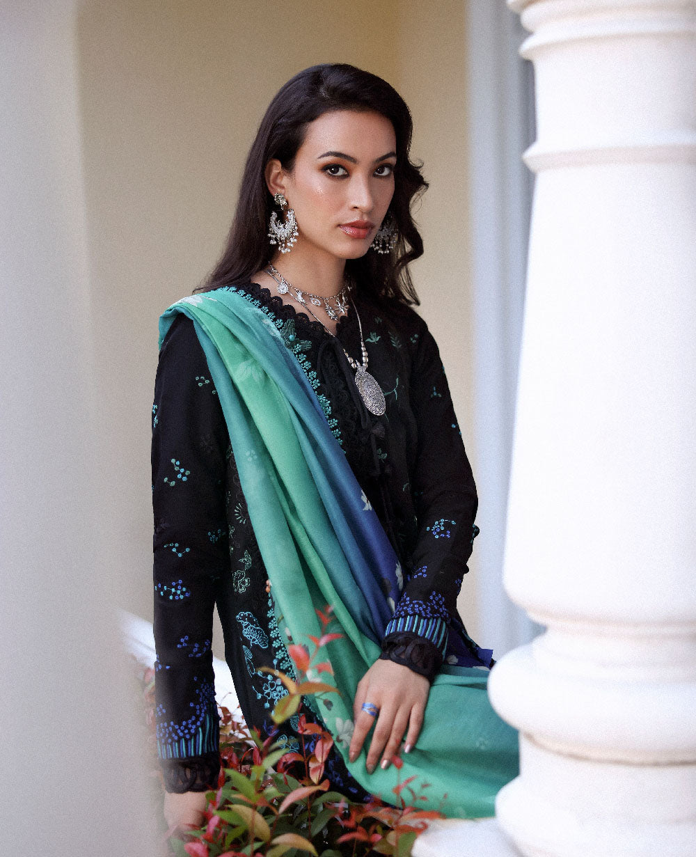 Republic Womenswear | Lilas Lawn 26 | Arisa, image 5