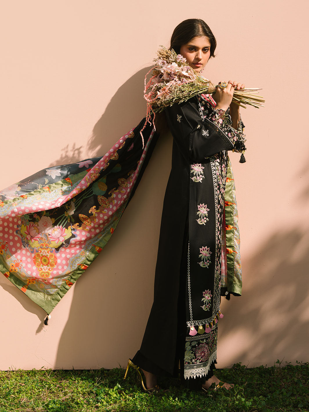 Mahnur | Dahlia Luxury Lawn 25 | Aurora -  Mahnur Ladies Clothes - Original Designer Dress - House of Maryam
