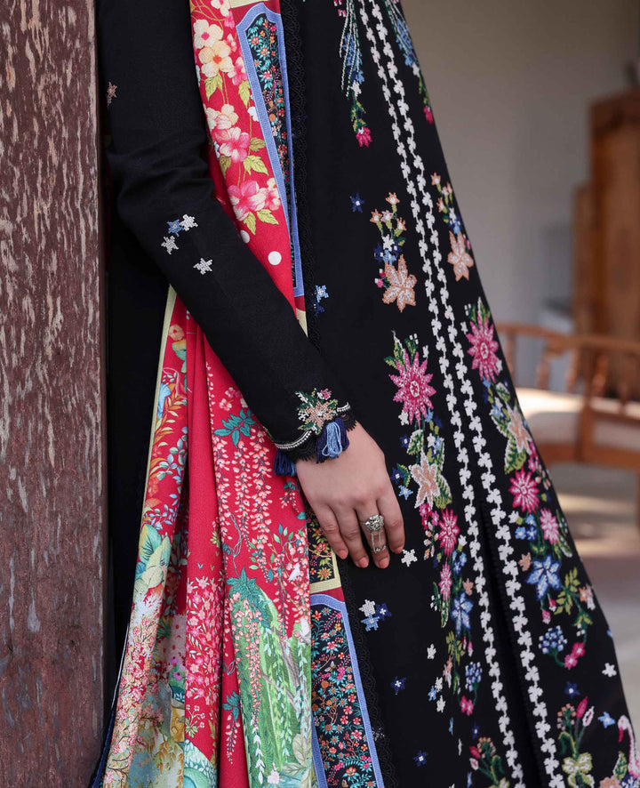 Republic Womenswear | Amaris Luxury Shawl 25 | Aveline-5