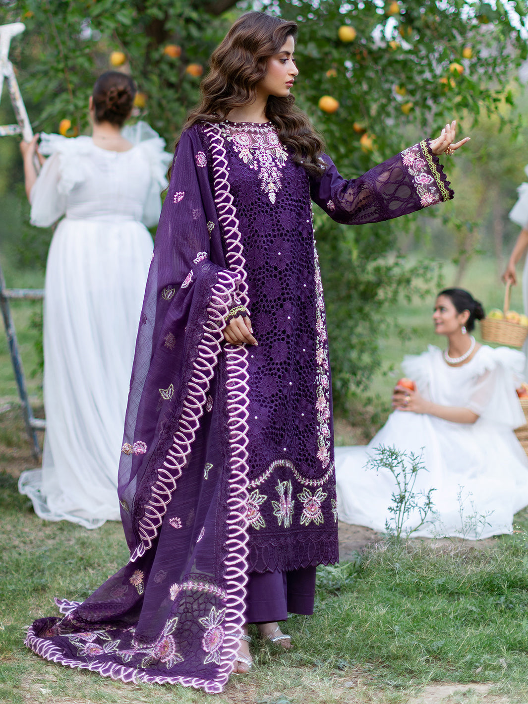 Mahnur | Sophie Luxury Lawn 25 | Ayra -  Mahnur Ladies Clothes - Original Designer Dress - House of Maryam