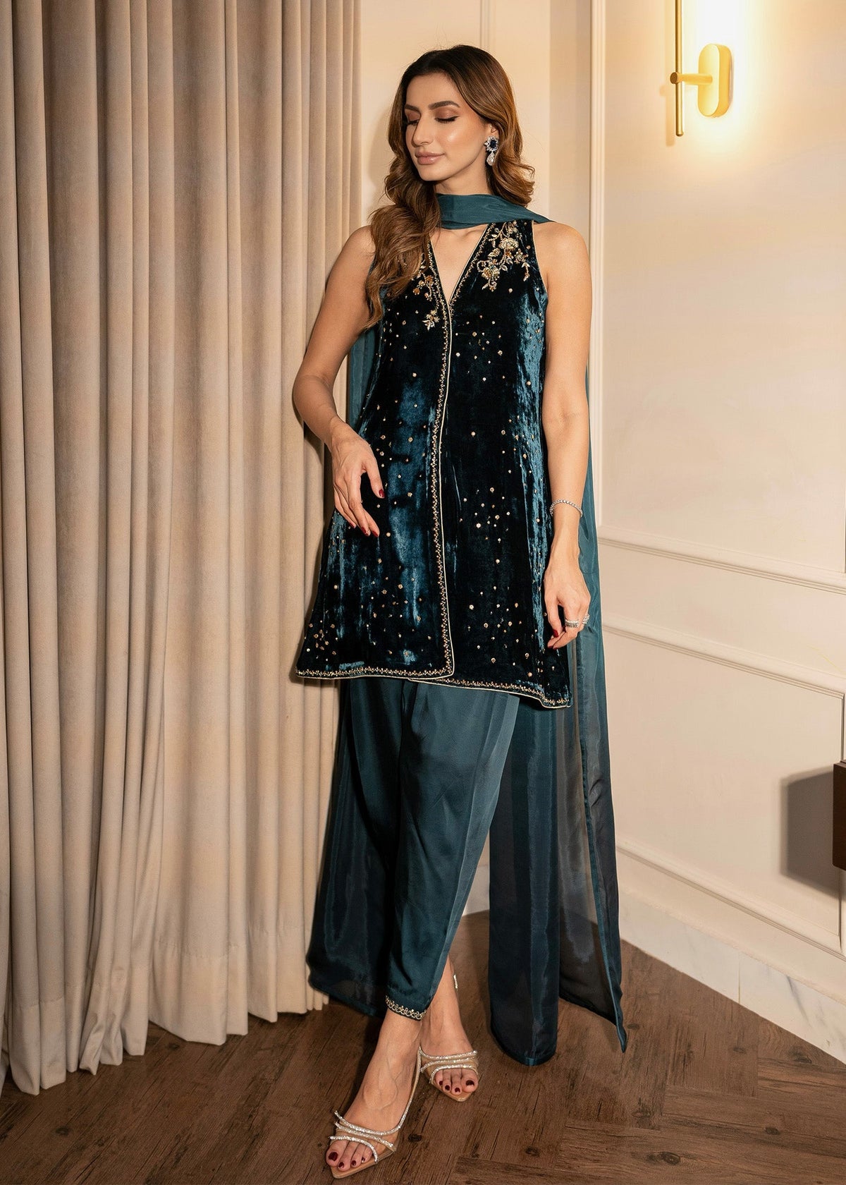 Mahum Asad | Voila Velvets | Sapphire -  Mahum Asad Ladies Clothes - Original Designer Dress - House of Maryam