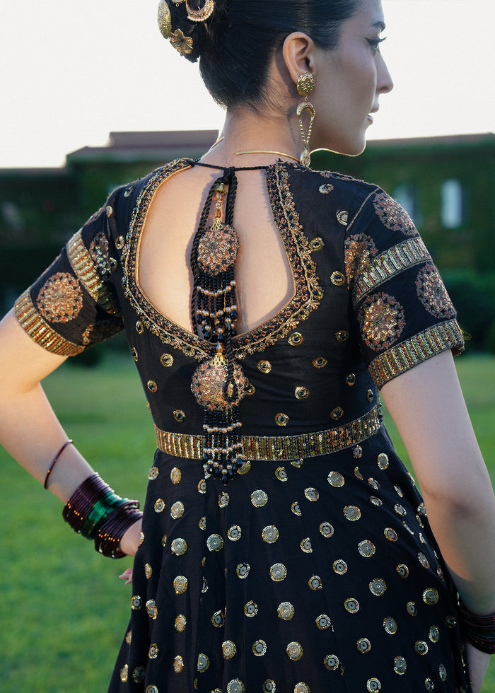 Laj by Lajwanti | Runaway Formals 25 | Golden Eclipse