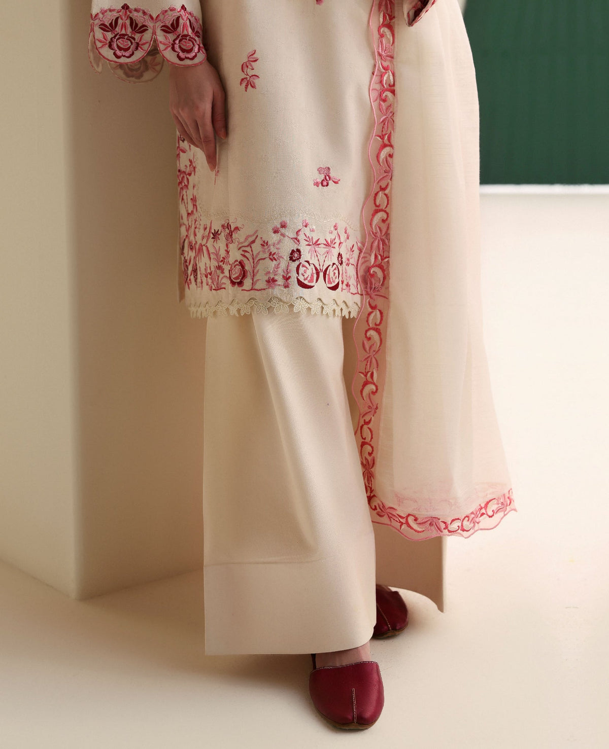 Republic Womenswear | Basics Pre Fall 25 | Camélia-3