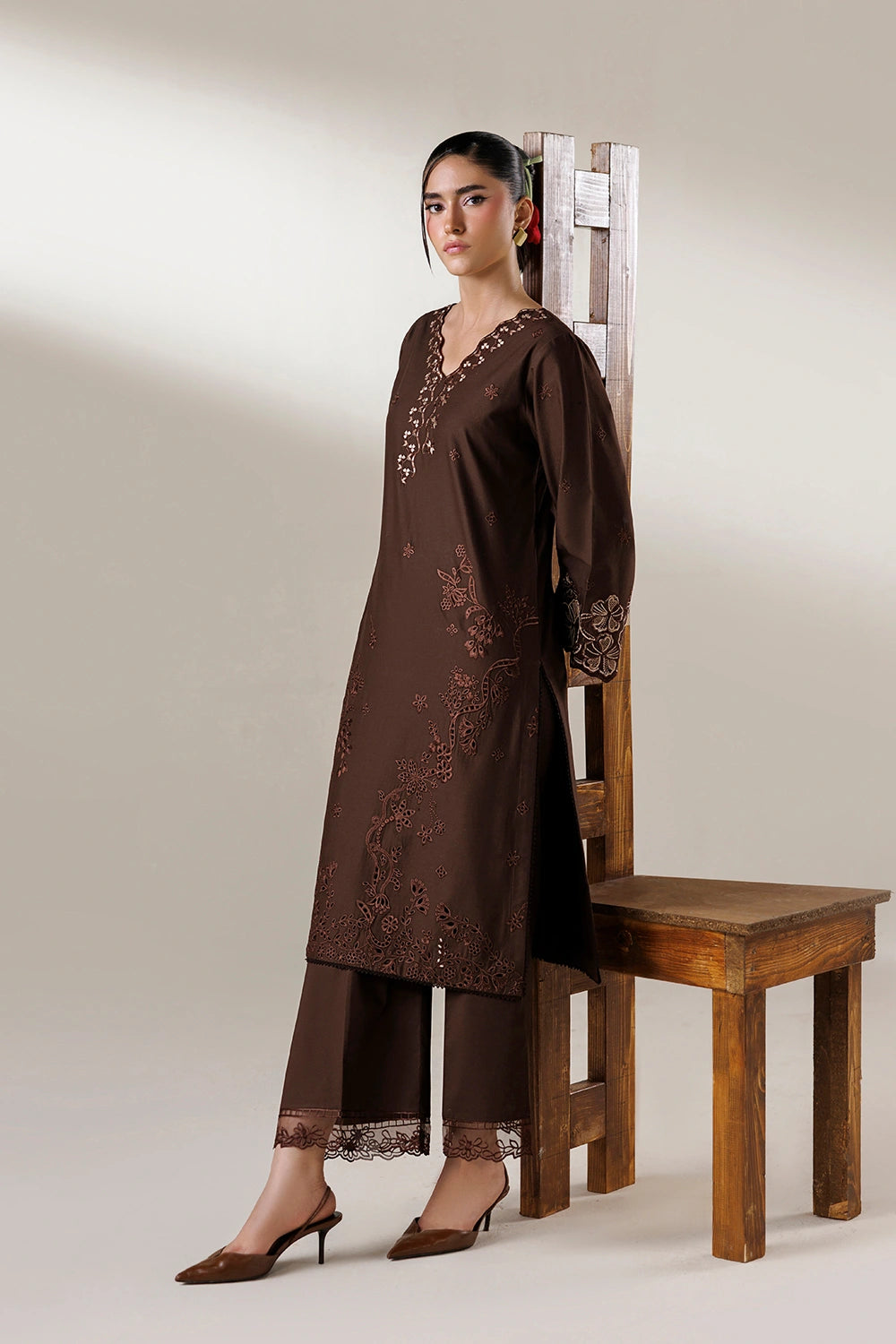 Azure | Chic Essentials |Brown Sugar, image 2