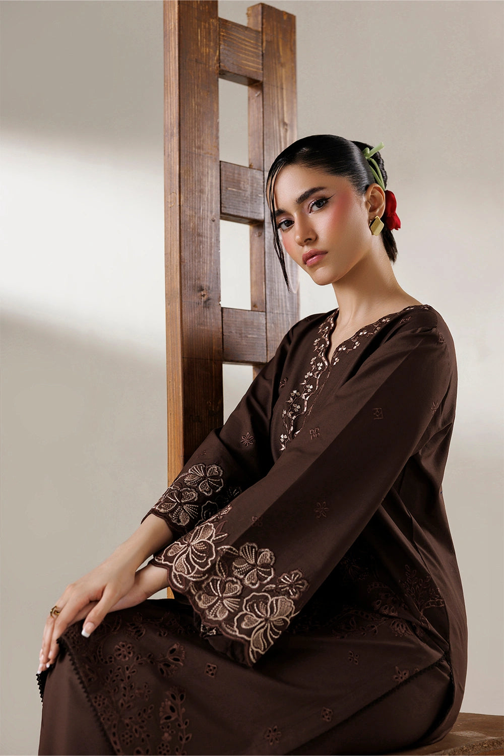 Azure | Chic Essentials |Brown Sugar, image 7