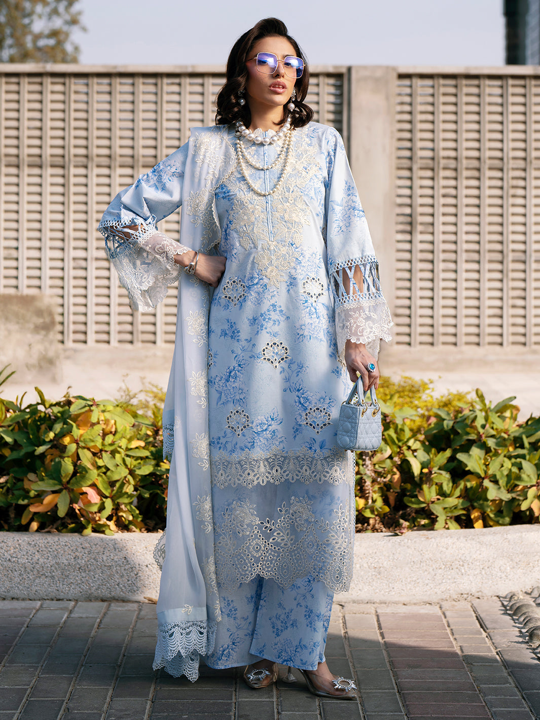 Mahnur | Broadway Luxury Lawn 26 | BW - 001
