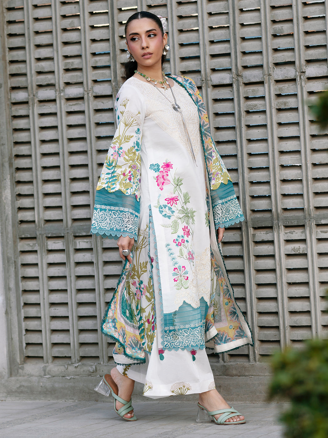 Mahnur | Broadway Luxury Lawn 26 | BW - 004, image 5