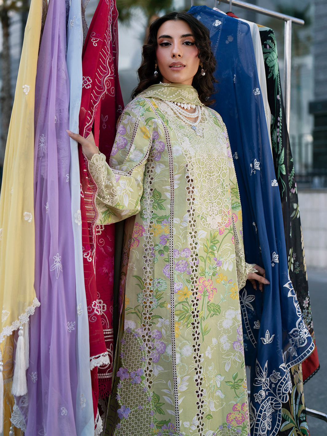 Mahnur | Broadway Luxury Lawn 26 | BW - 005-4