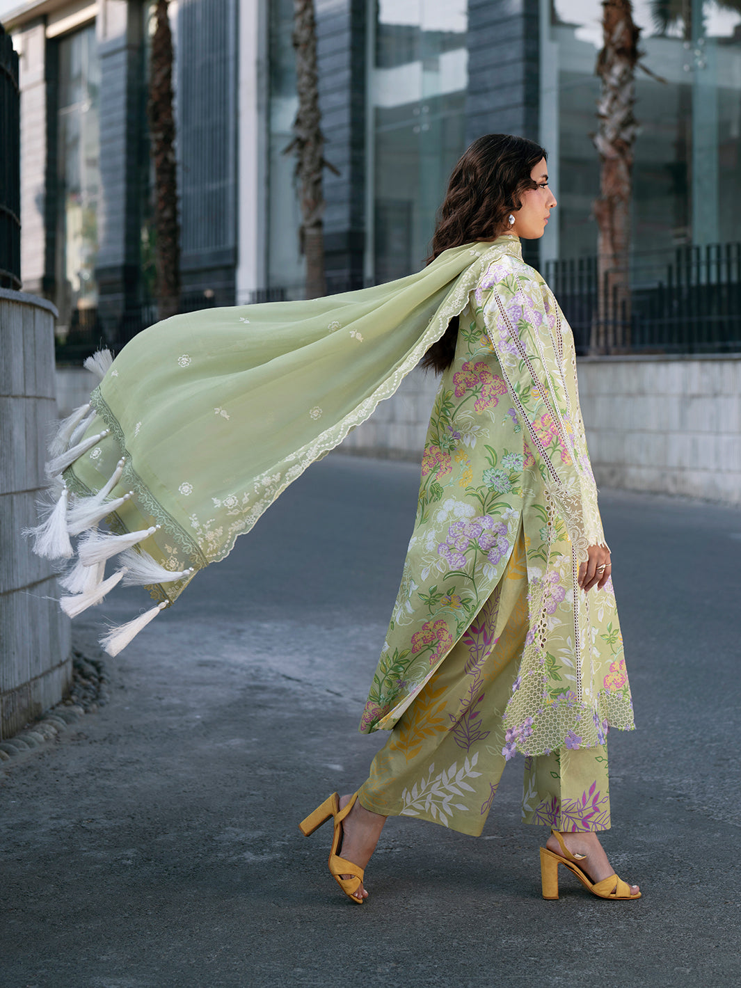 Mahnur | Broadway Luxury Lawn 26 | BW - 005-5