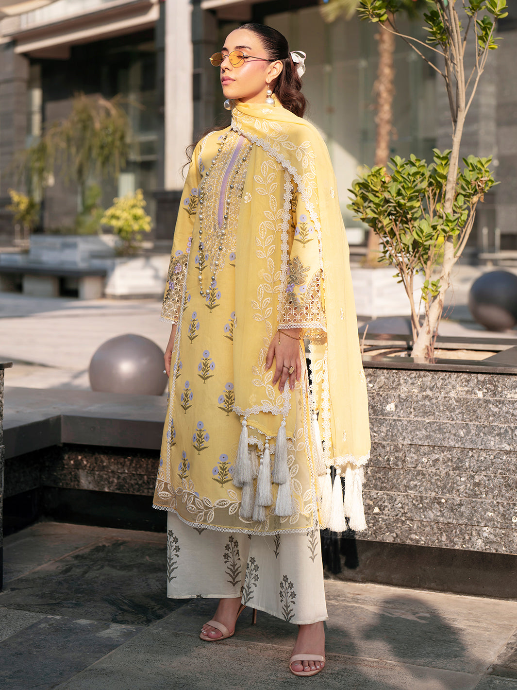 Mahnur | Broadway Luxury Lawn 26 | BW - 006-4