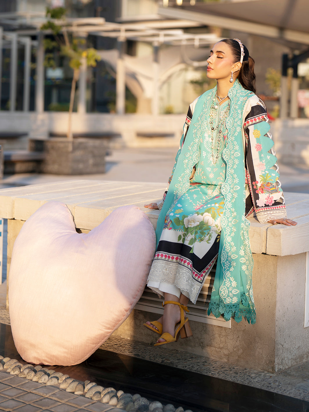 Mahnur | Broadway Luxury Lawn 26 | BW - 007, image 5