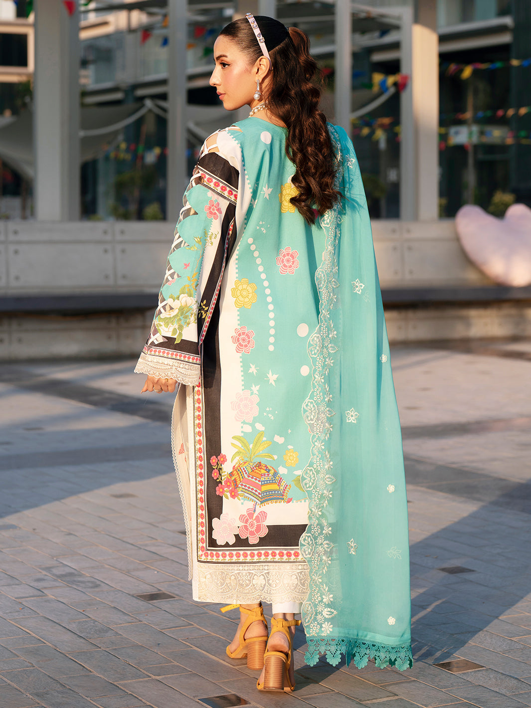 Mahnur | Broadway Luxury Lawn 26 | BW - 007-2