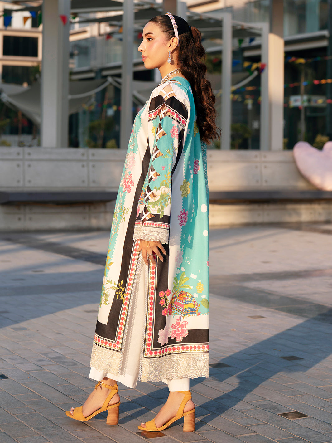 Mahnur | Broadway Luxury Lawn 26 | BW - 007, image 4