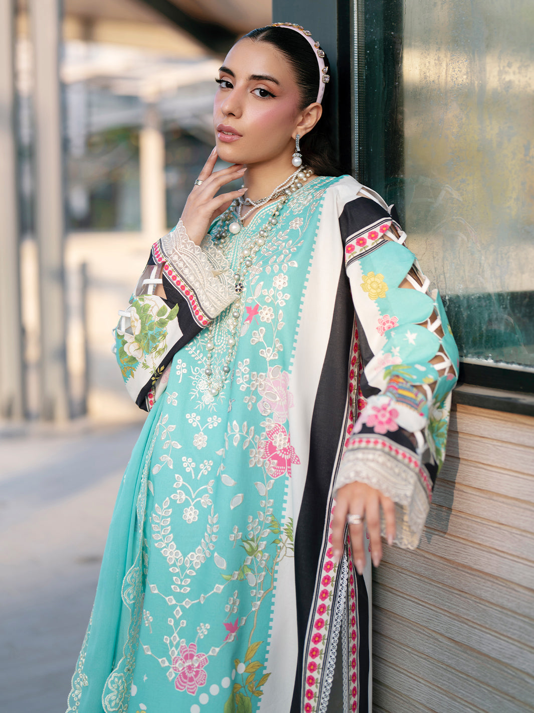 Mahnur | Broadway Luxury Lawn 26 | BW - 007, image 3