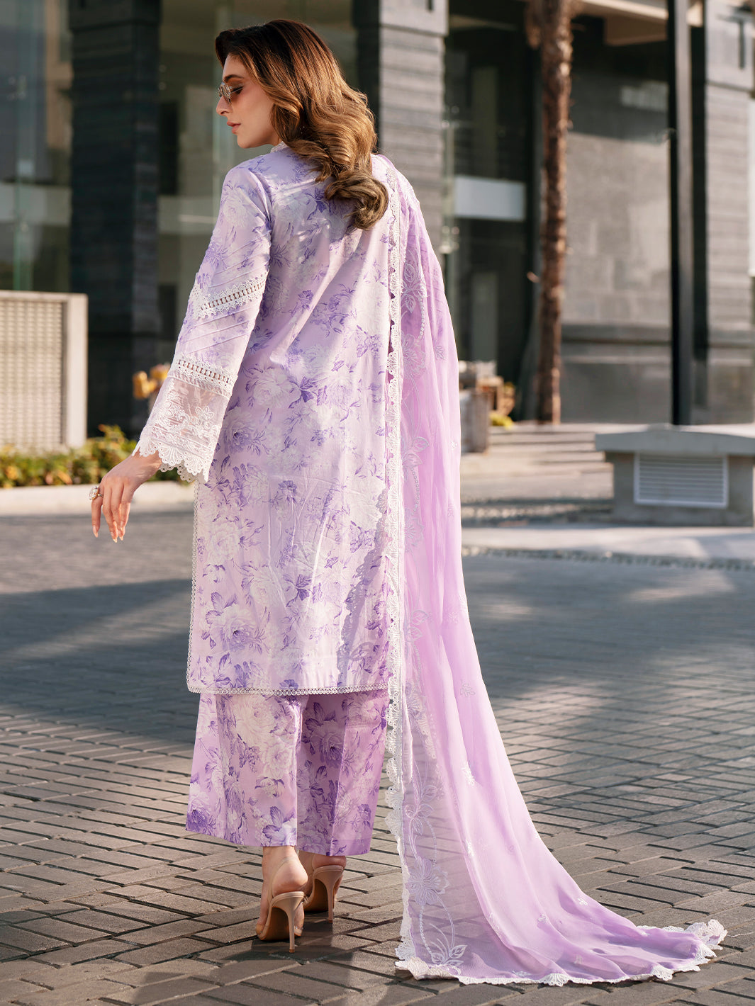Mahnur | Broadway Luxury Lawn 26 | BW - 009-2