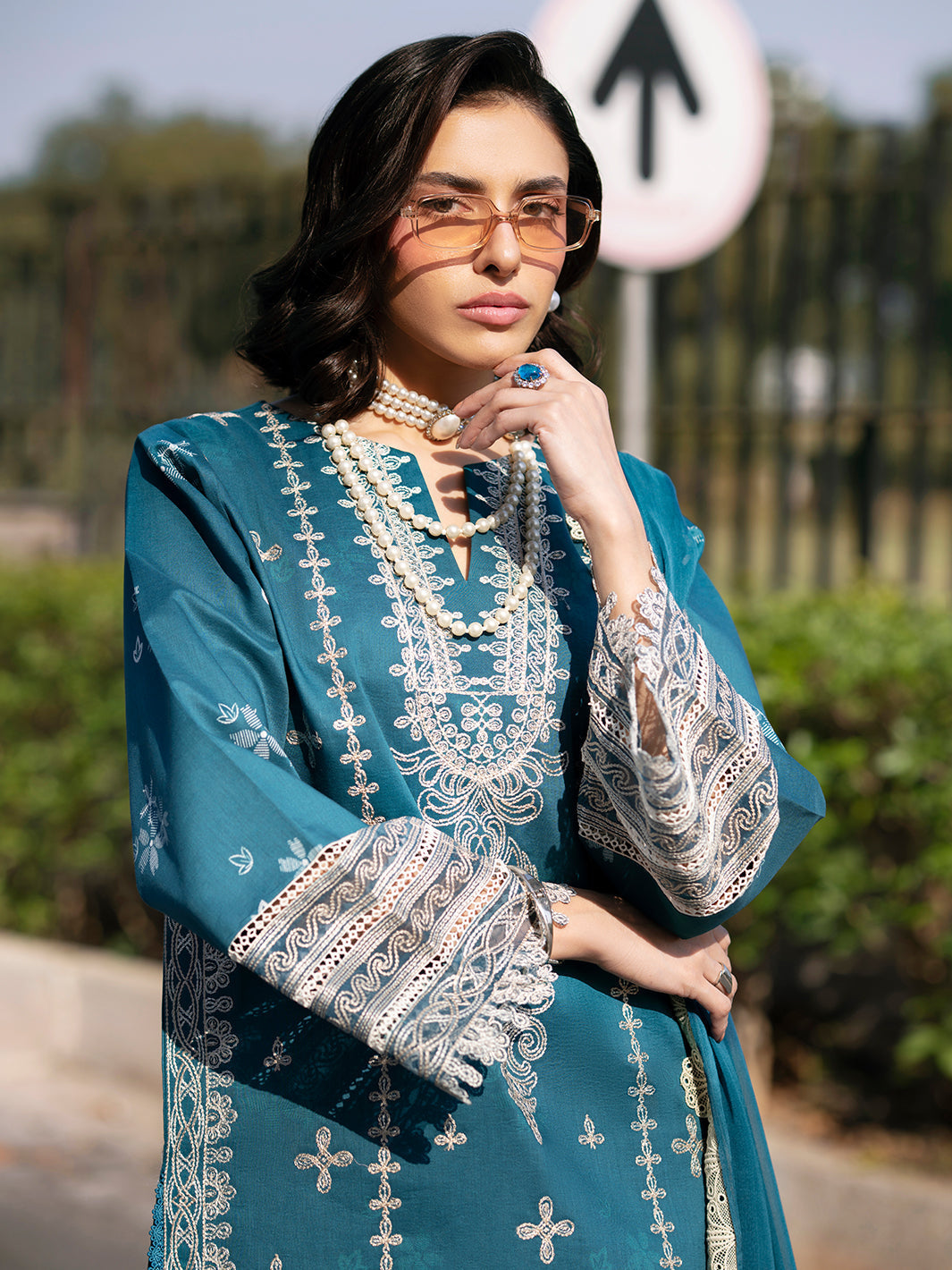 Mahnur | Broadway Luxury Lawn 26 | BW - 010, image 4