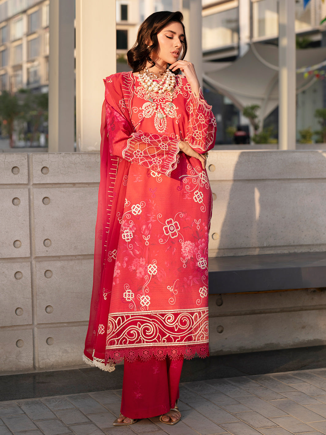 Mahnur | Broadway Luxury Lawn 26 | BW - 013-4