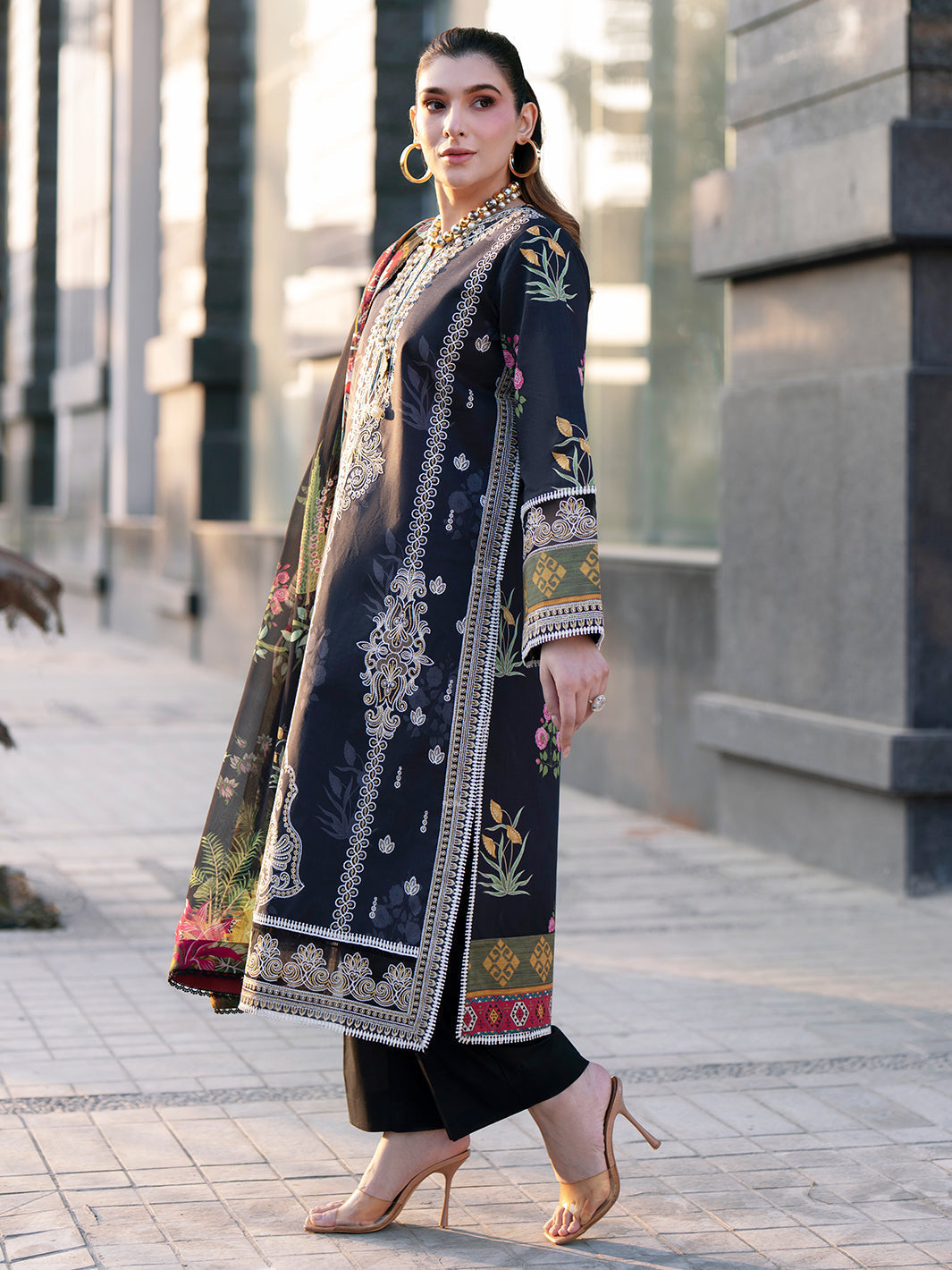 Mahnur | Broadway Luxury Lawn 26 | BW - 014-5