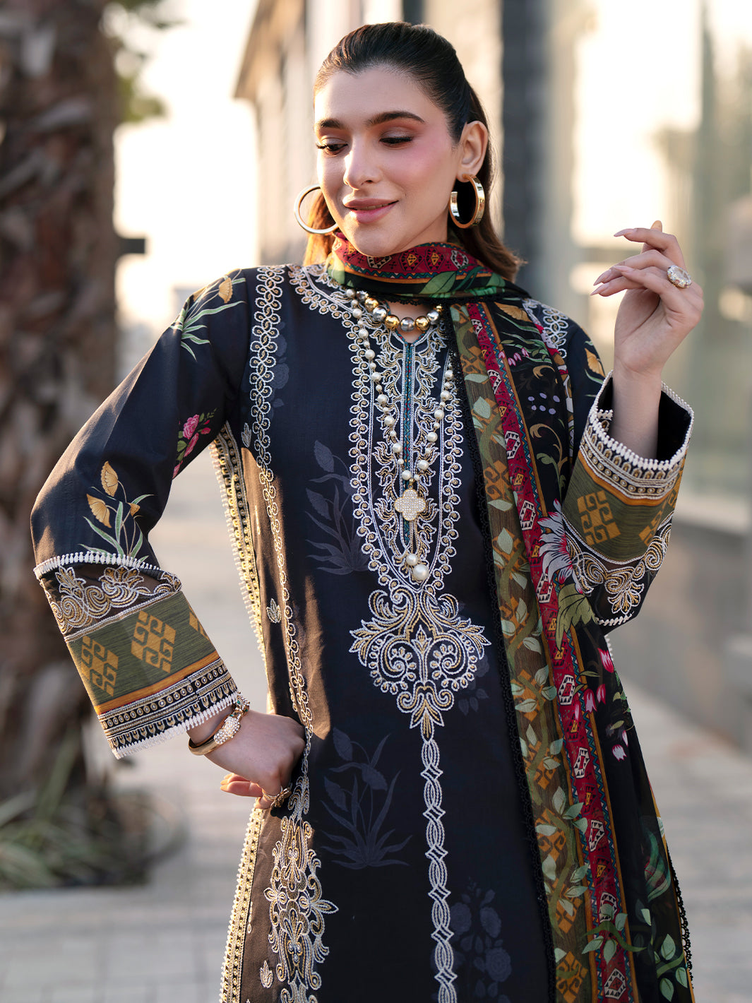 Mahnur | Broadway Luxury Lawn 26 | BW - 014, image 4