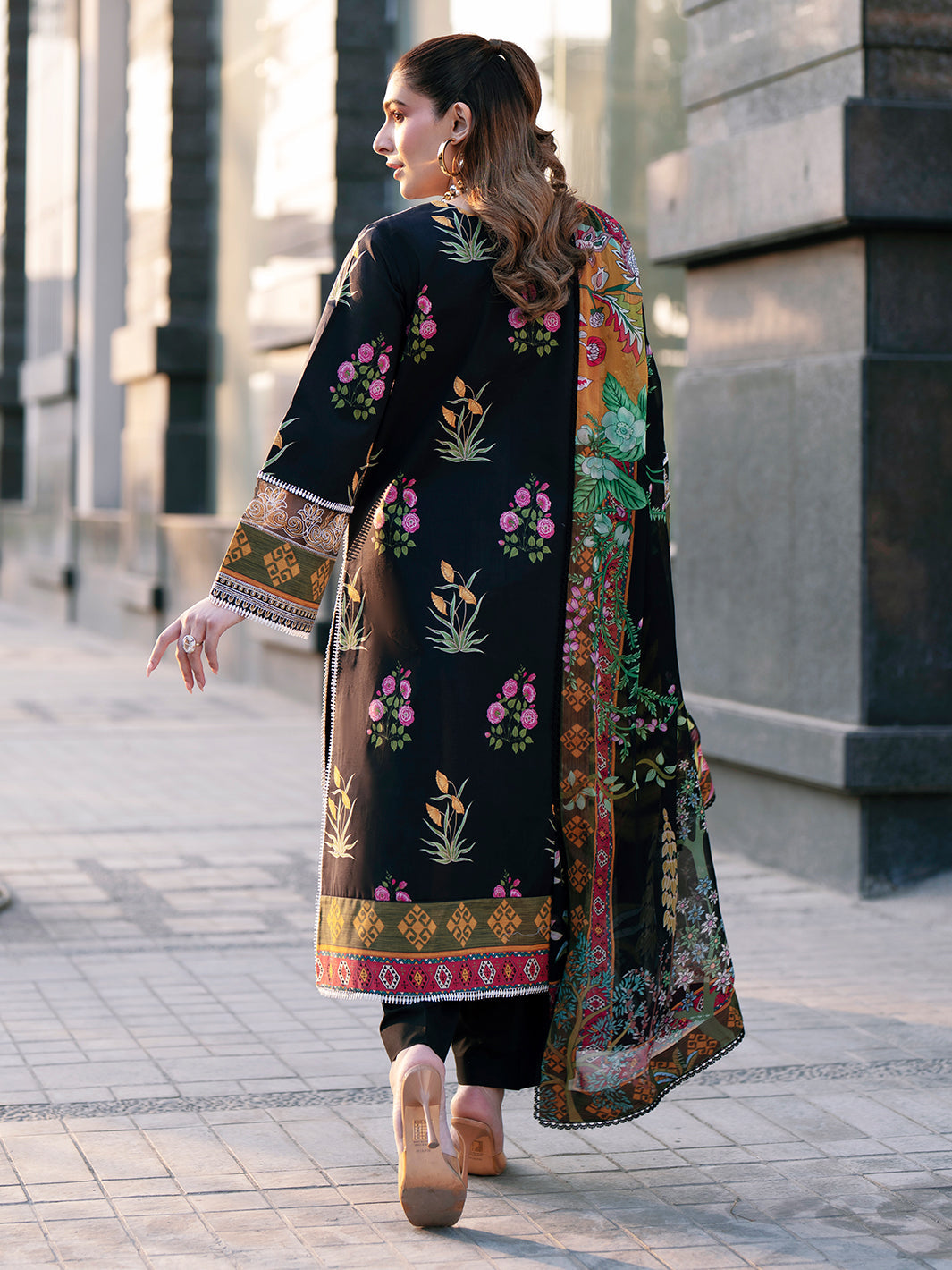 Mahnur | Broadway Luxury Lawn 26 | BW - 014-2