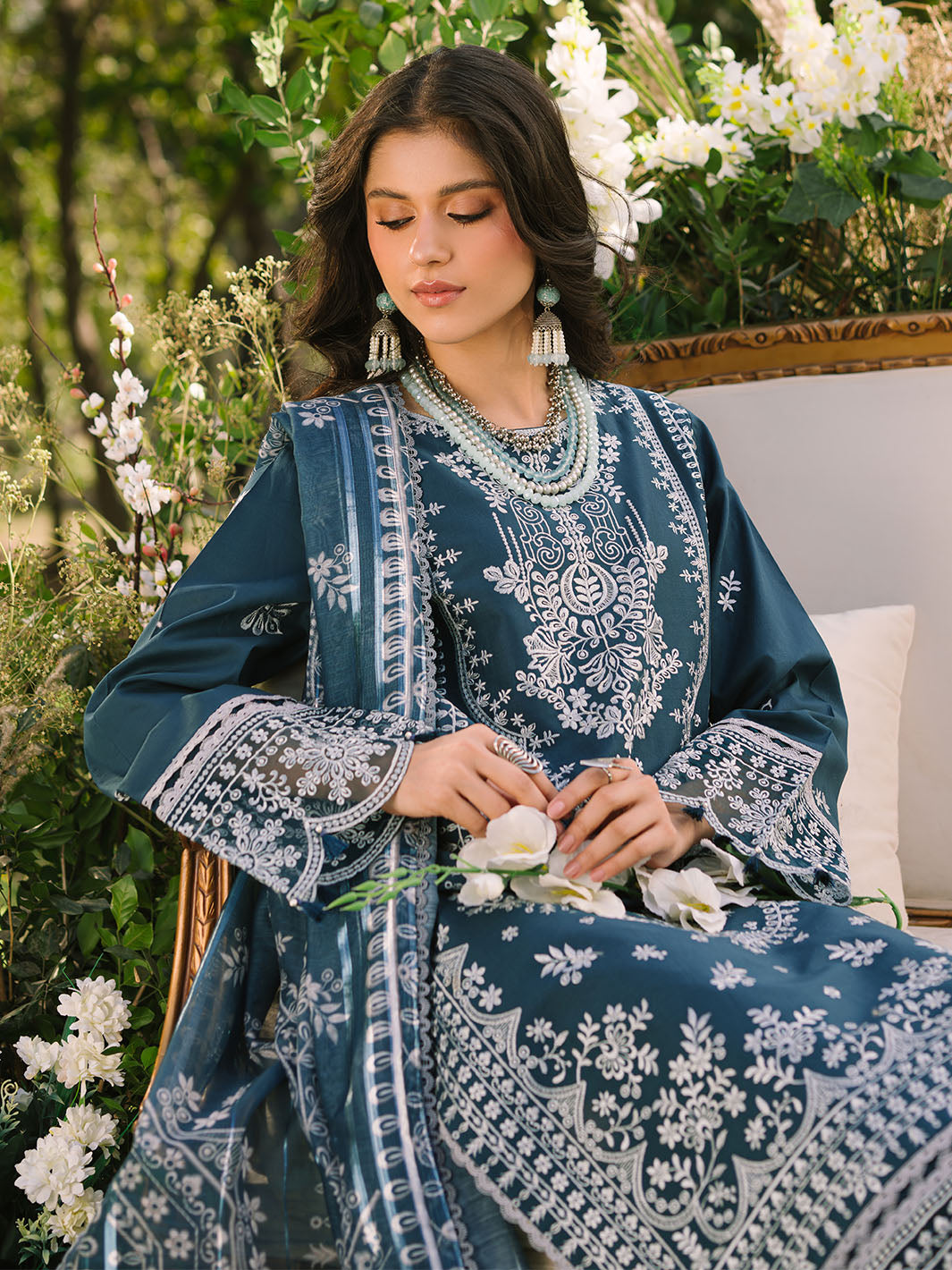 Mahnur | Dahlia Luxury Lawn 25 | Bella -  Mahnur Ladies Clothes - Original Designer Dress - House of Maryam
