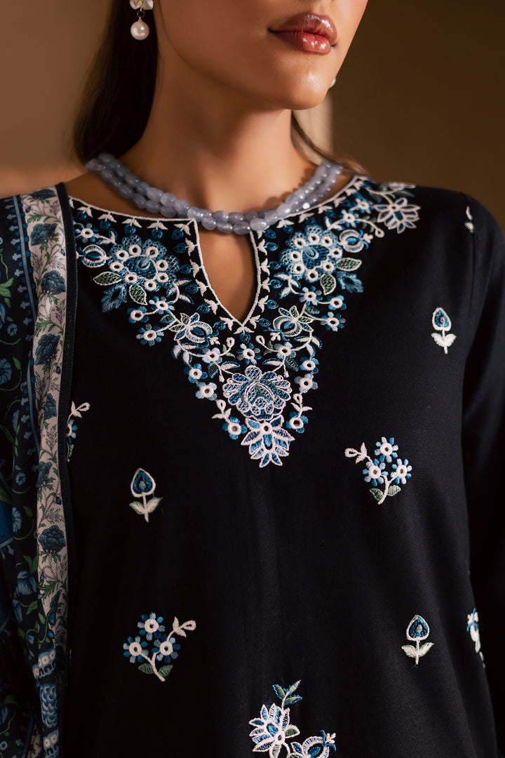 Batik | Wiinter 25 | Black Riva, image 3