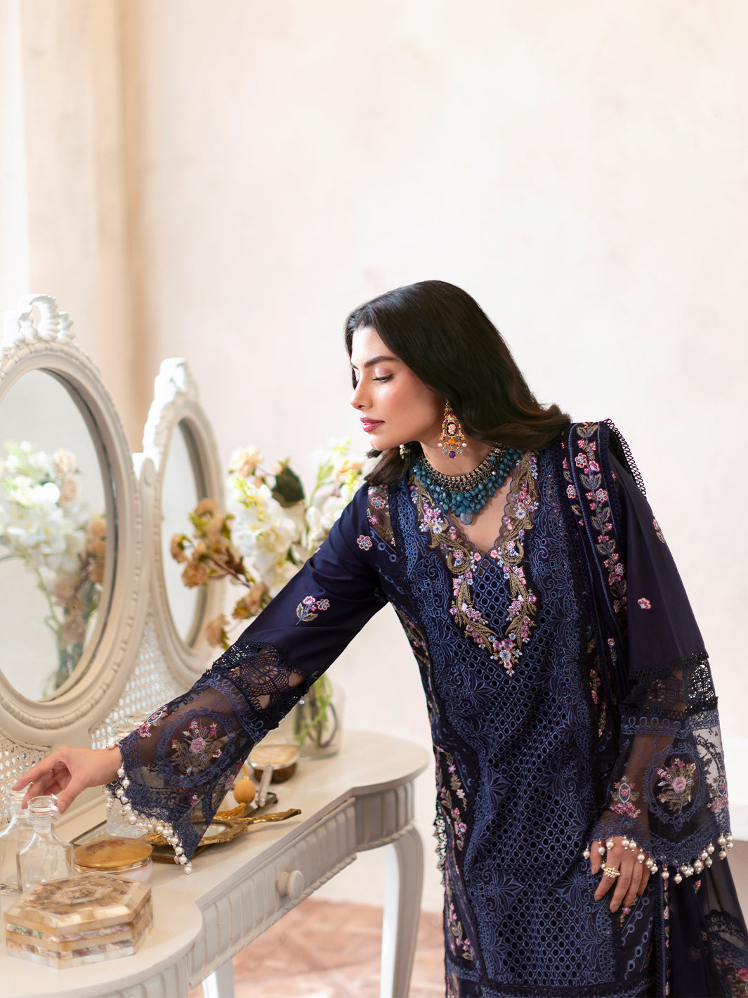 Mahnur | Sophie Luxury Lawn 25 | Blake -  Mahnur Ladies Clothes - Original Designer Dress - House of Maryam