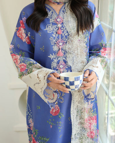 Roheenaz | Petals in Print | Bloom Portrait