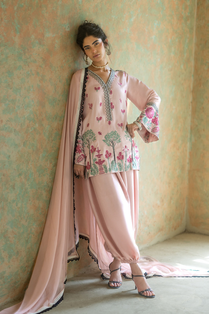 Zainab Chottani | Summer Edition 26 | Blush Serenade Balloon