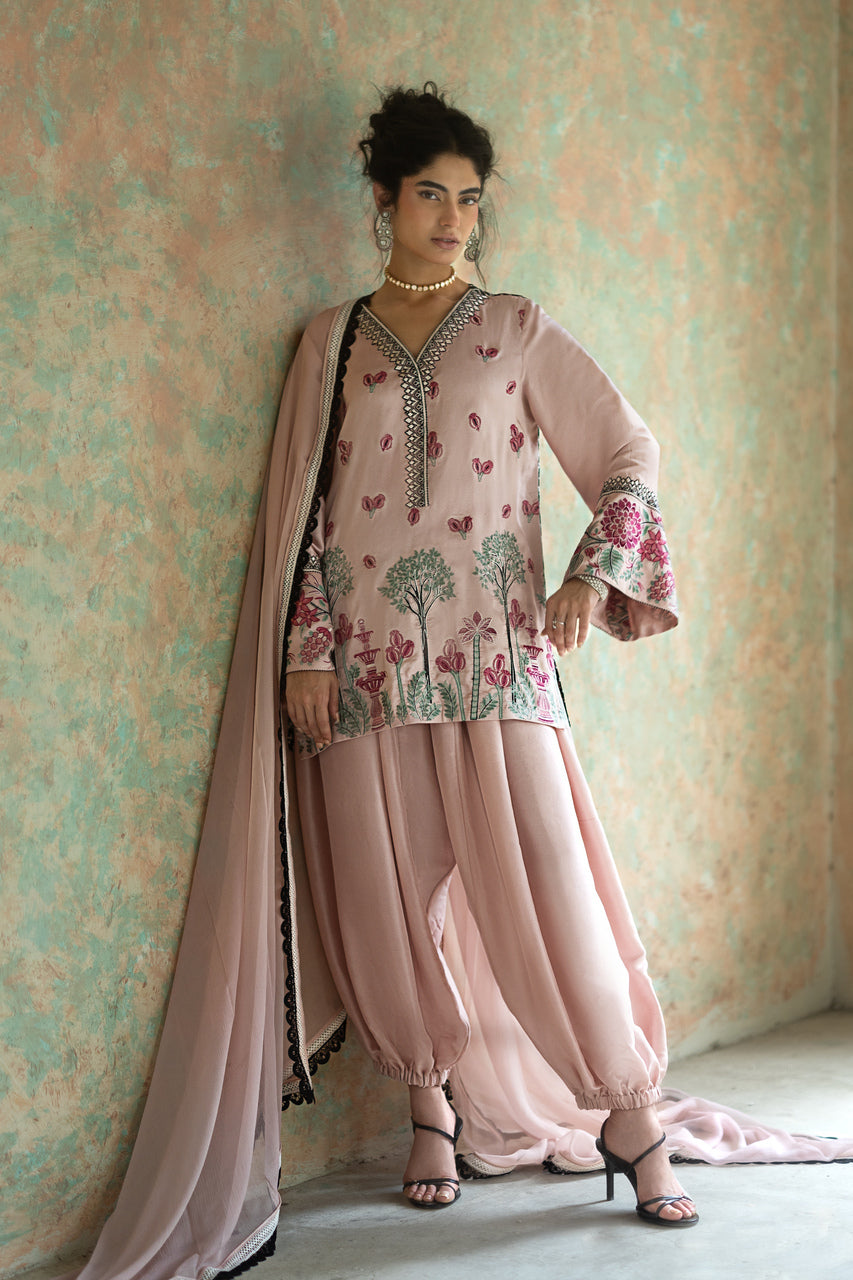 Zainab Chottani | Summer Edition 26 | Blush Serenade Balloon, image 7