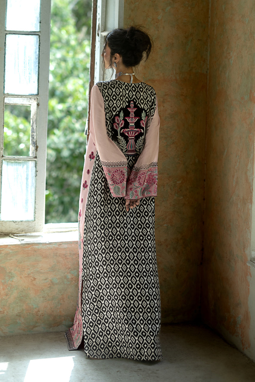 Zainab Chottani | Summer Edition 26 | Blush Serenade Kaftan, image 6