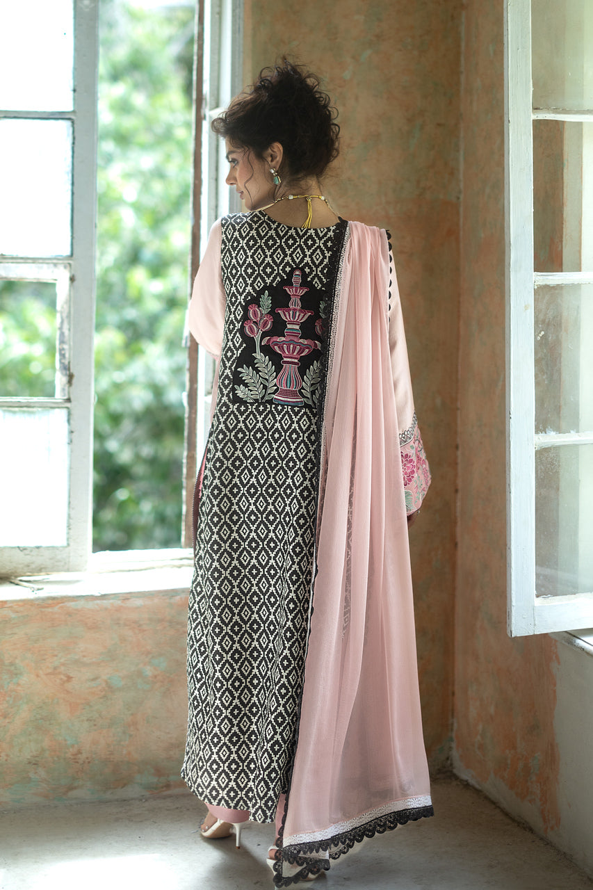 Zainab Chottani | Summer Edition 26 | Blush Serenade Long Shirt, image 2