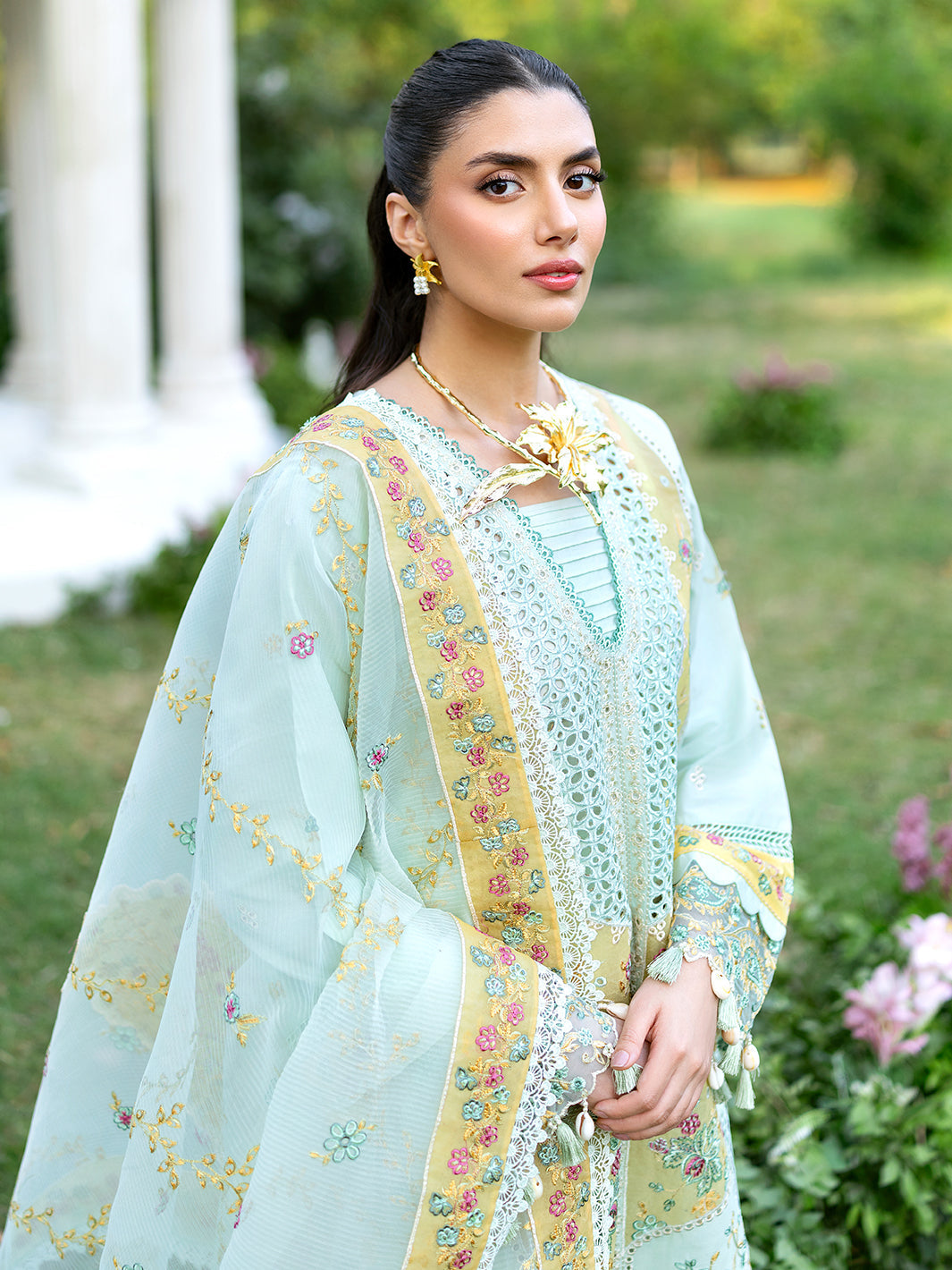 Mahnur | Sophie Luxury Lawn 25 | Calista -  Mahnur Ladies Clothes - Original Designer Dress - House of Maryam