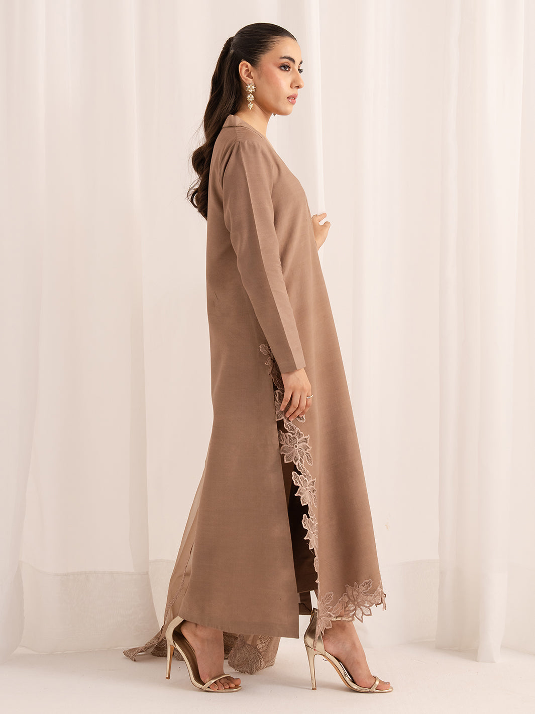 Izel | The Silk Chapter | Caramel, image 2