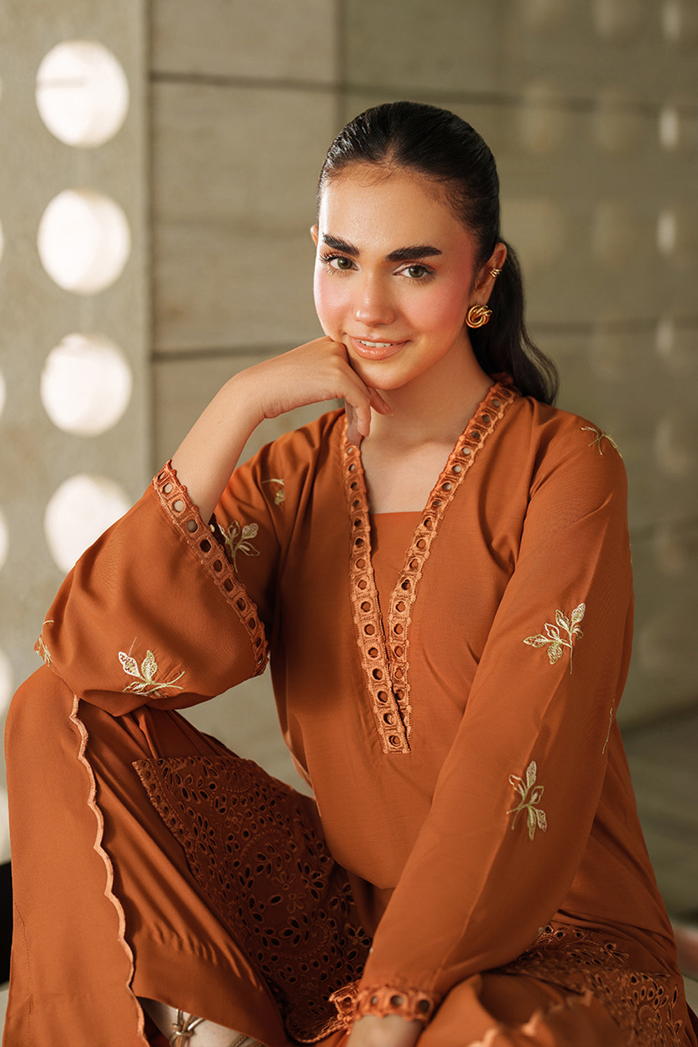 Azure | Chic Essentials | Clay Crush, image 7