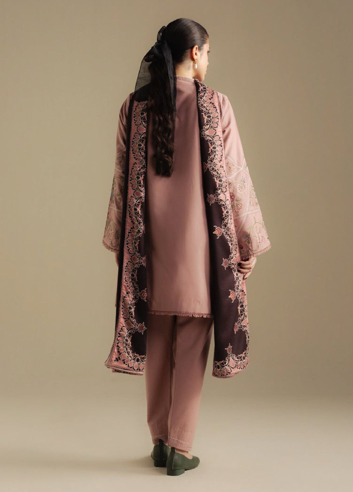 Zara Shahjahan | Coco Winter 25 |Coral-4A, image 2