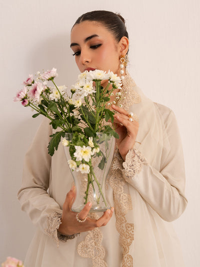 Izel | The Silk Chapter | Creme