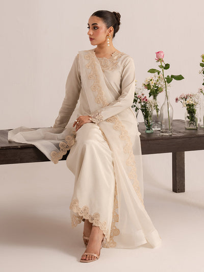 Izel | The Silk Chapter | Creme