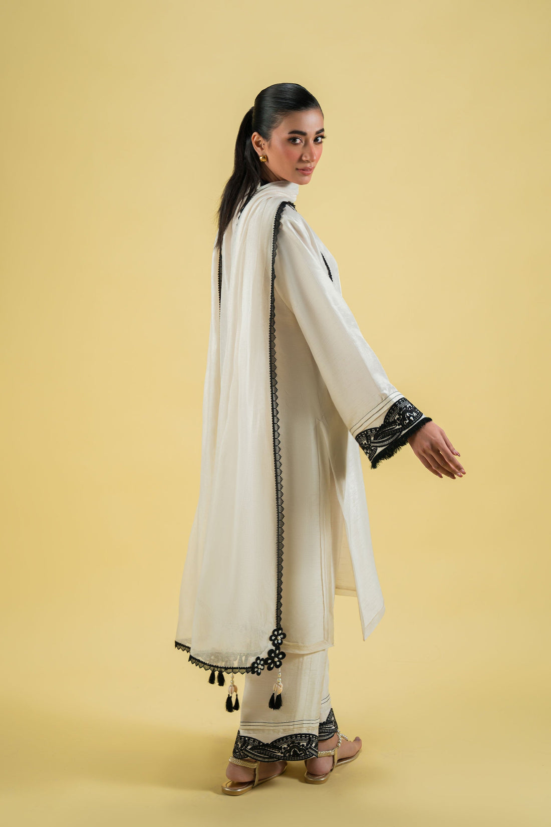 Ammara Khan | Sia 25 | D-13 -  Ammara Khan Ladies Clothes -  House of Maryam