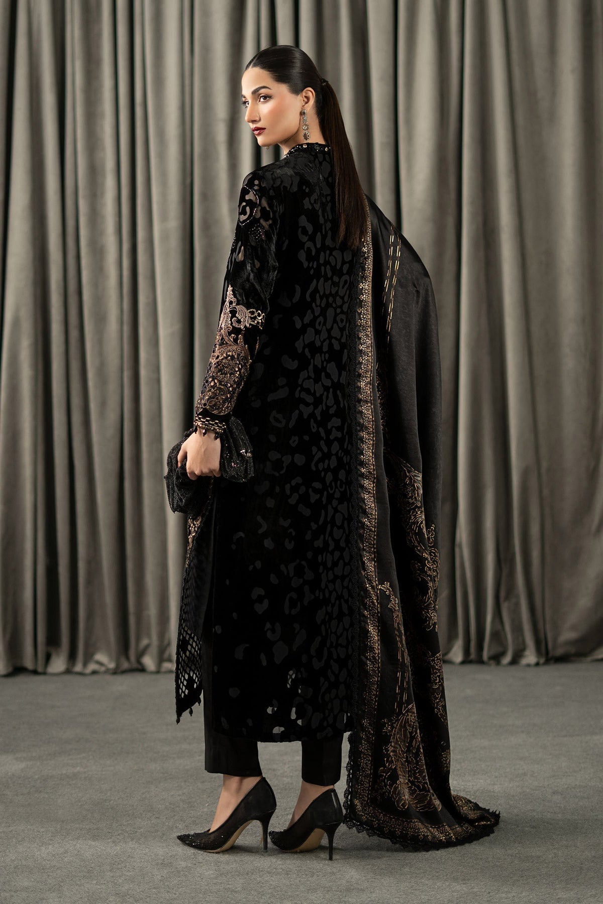 Maria B | Winter Luxe Pret 25 | WLS-1301-Black and Gold, image 2
