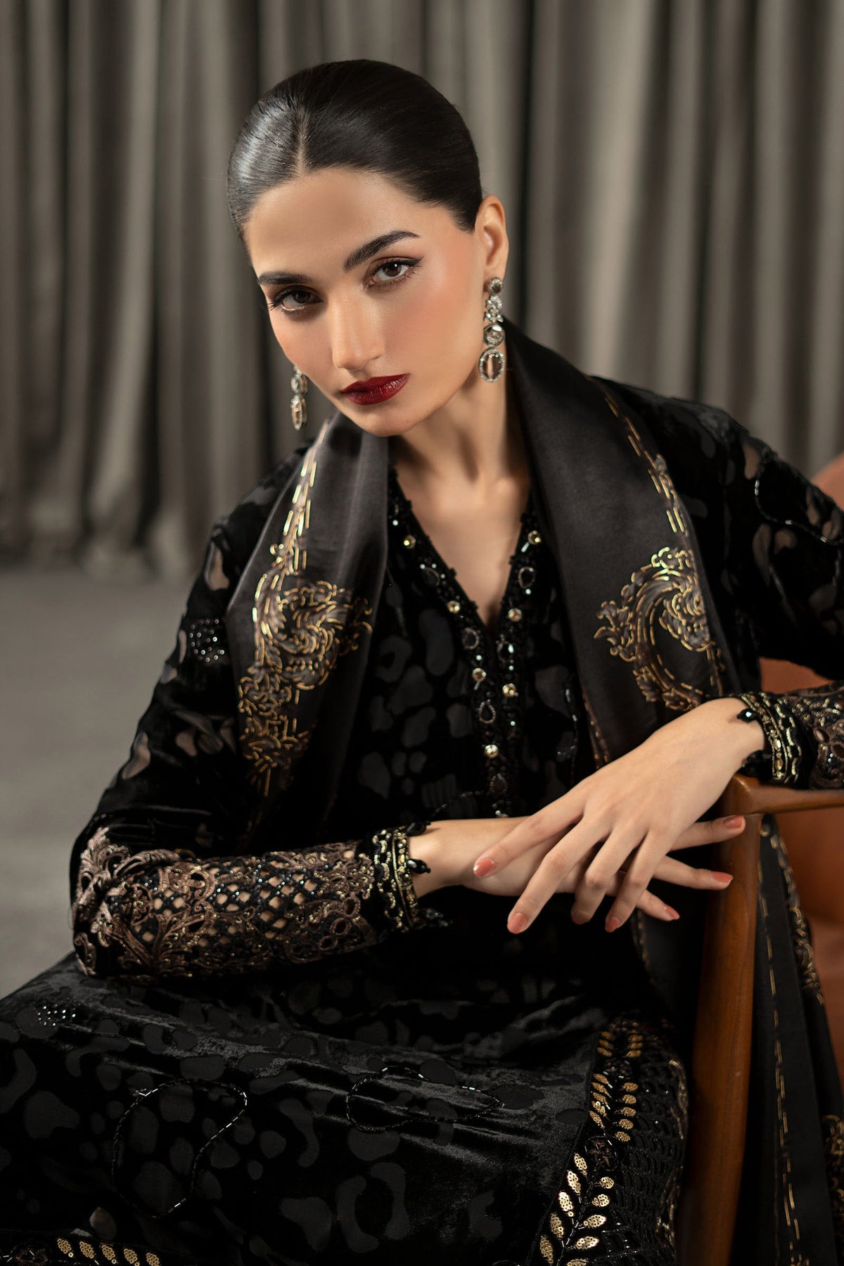 Maria B | Winter Luxe Pret 25 | WLS-1301-Black and Gold, image 5