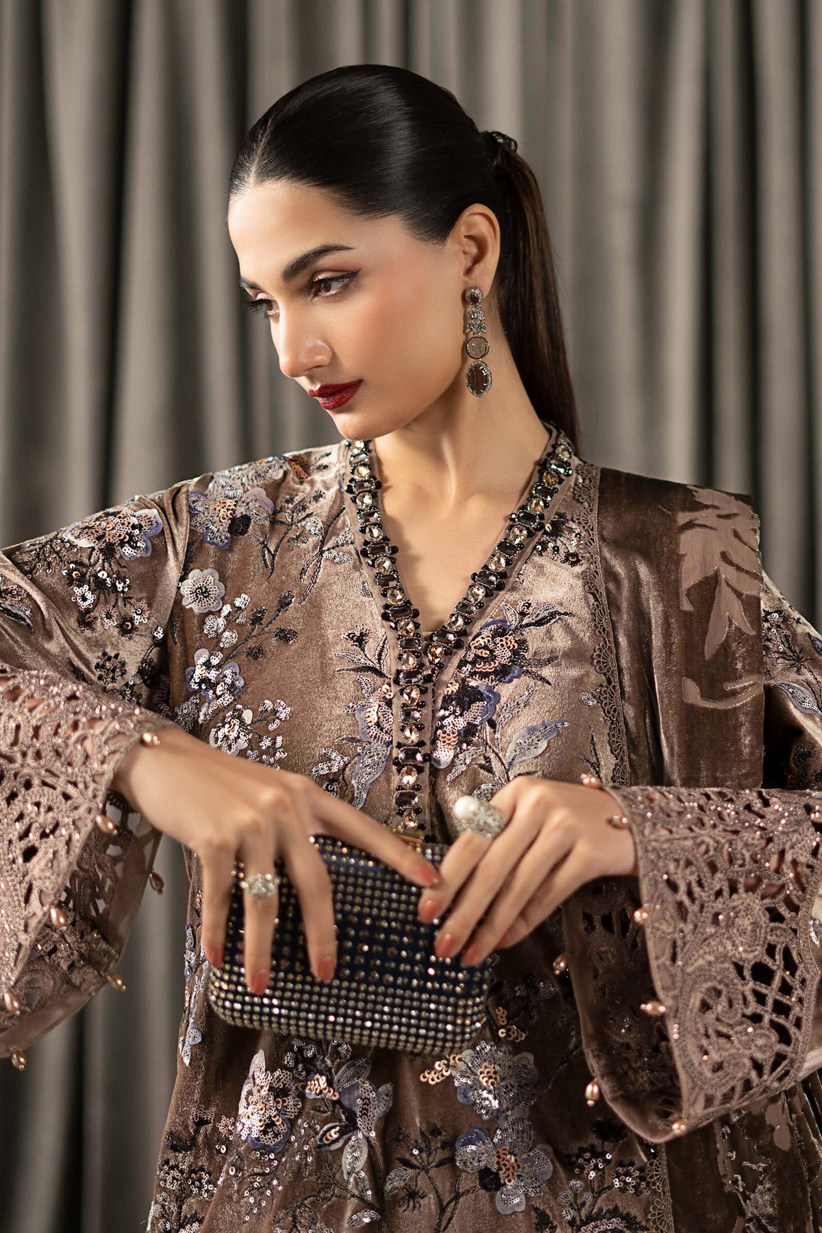 Maria B | Winter Luxe Pret 25 | WLS-1303-BEIGE, image 4