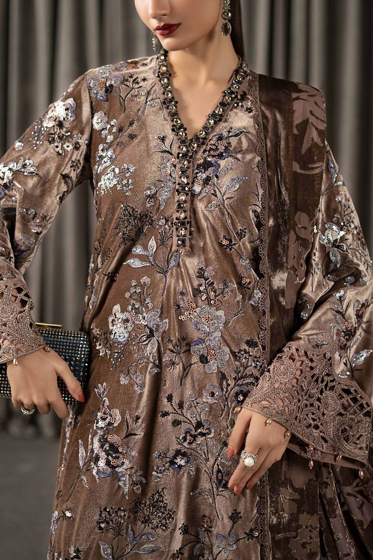 Maria B | Winter Luxe Pret 25 | WLS-1303-BEIGE, image 5