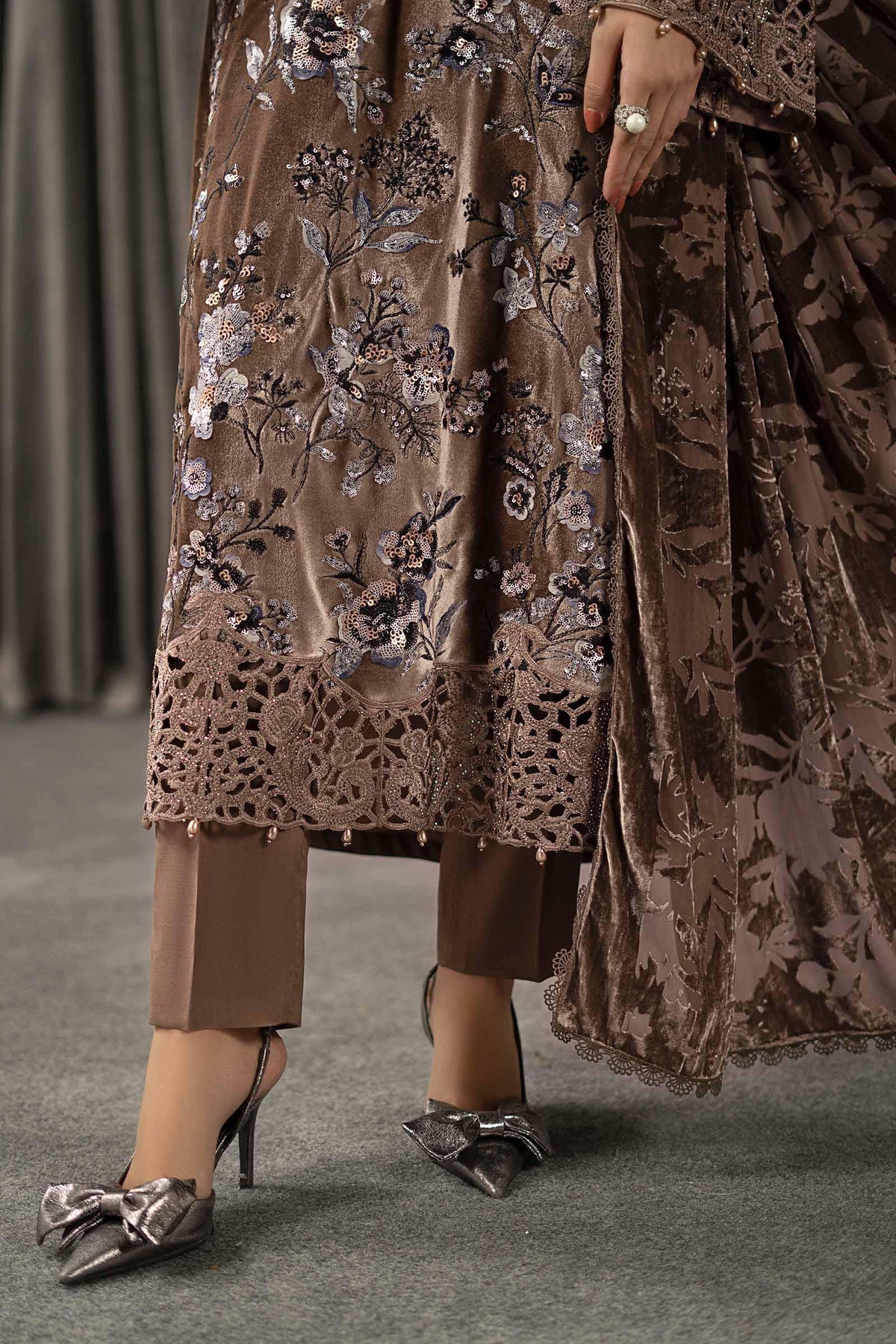 Maria B | Winter Luxe Pret 25 | WLS-1303-BEIGE, image 9