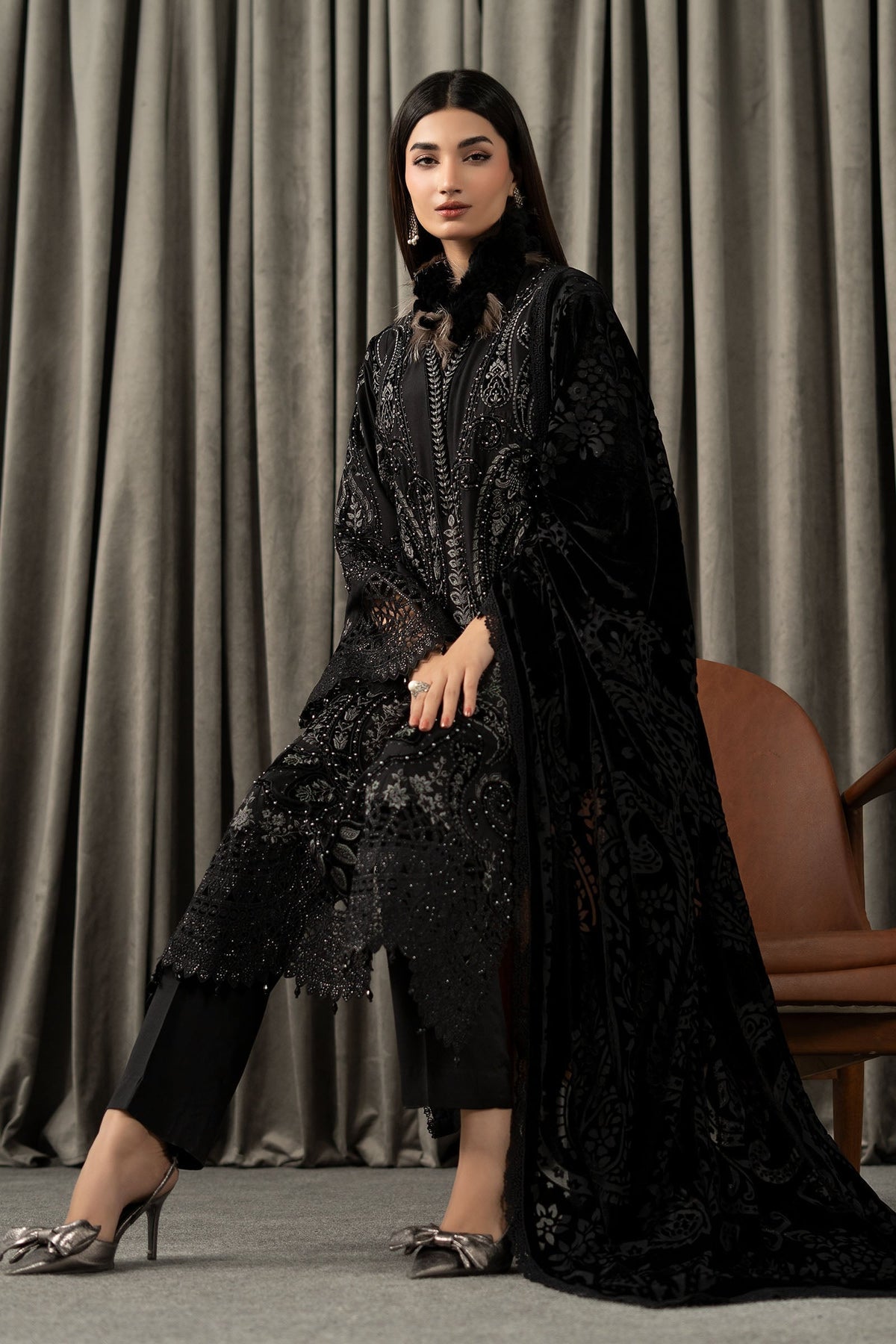 Maria B | Winter Luxe Pret 25 | WLS-1307-Black, image 2