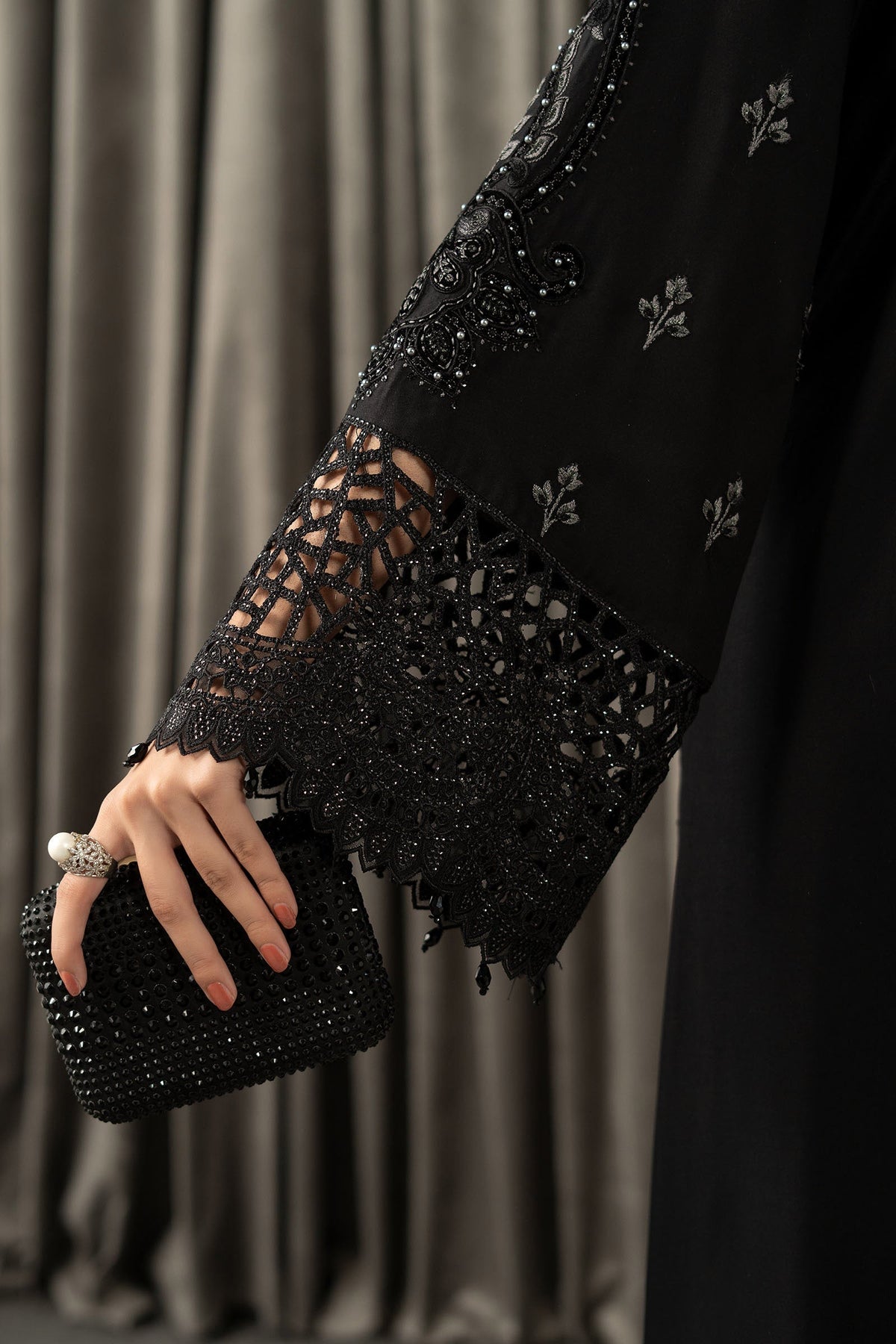 Maria B | Winter Luxe Pret 25 | WLS-1307-Black, image 4