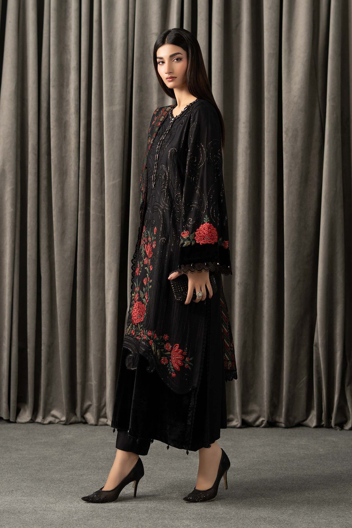 Maria B | Winter Luxe Pret 25 | WLS-1309-Black, image 3